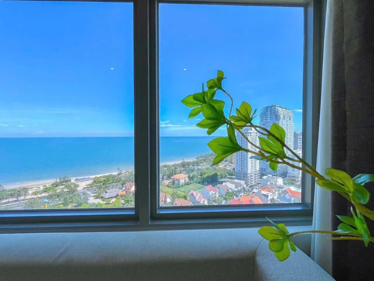 Apartment Song Lang Homestay - Noi Nghi Duong Dang Cap View Bien Tuyet Dep - Cach Bien 200M Vung Tau Vietnam