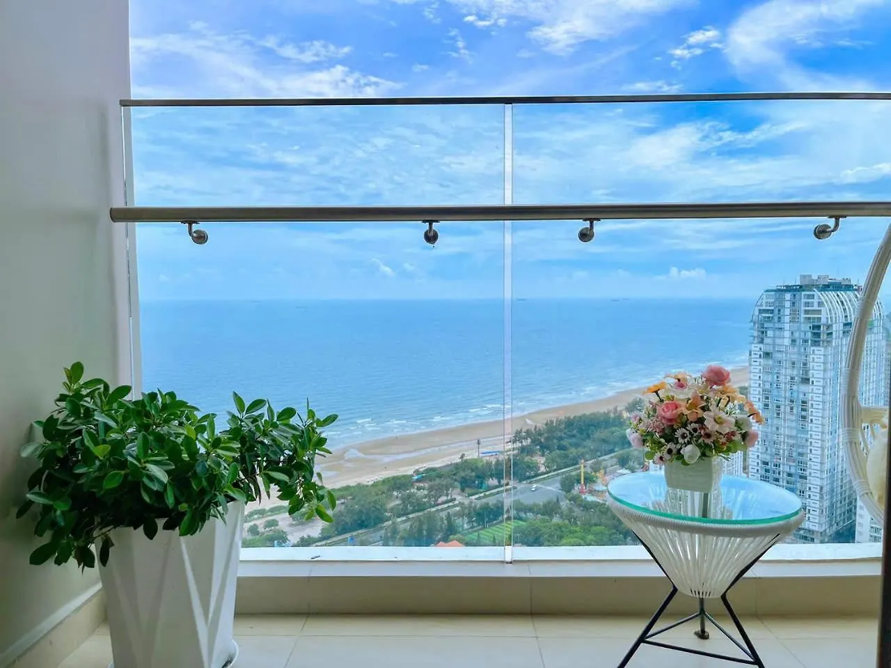 Apartment Song Lang Homestay - Noi Nghi Duong Dang Cap View Bien Tuyet Dep - Cach Bien 200M Vung Tau Vietnam